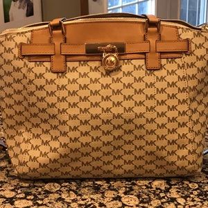 Michael kors tote or purse